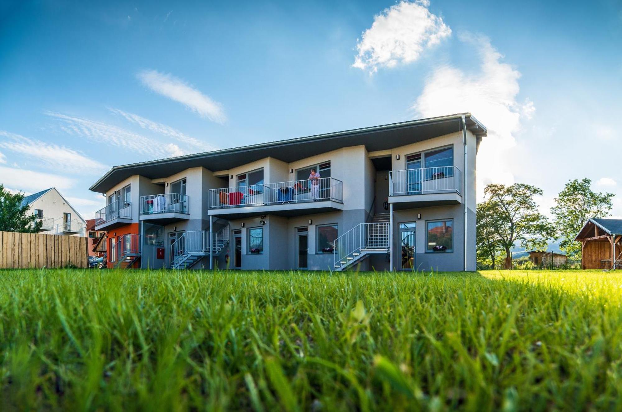 Apartmany Vera Bešeňová Exteriör bild